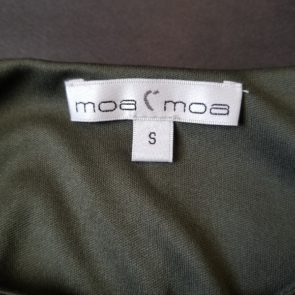 Shoulder-less Flowy Shirt - Picture 3 of 3